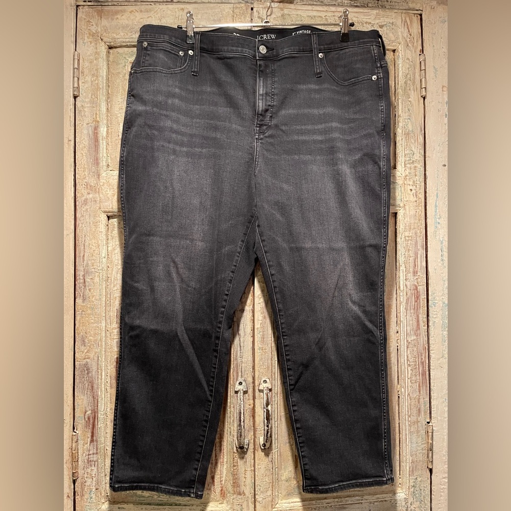 NWOT J. Crew 9" mid-rise vintage slim-straight jean in Charcoal wash /37/